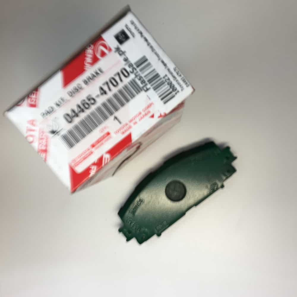 toyota genuine japan front disk brake pad 4 pcs kit 04465-47070