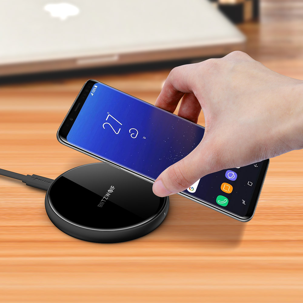 blitzwolf bw-fwc4 5w 7.5w 10w 15w fast wireless desktop charger pad