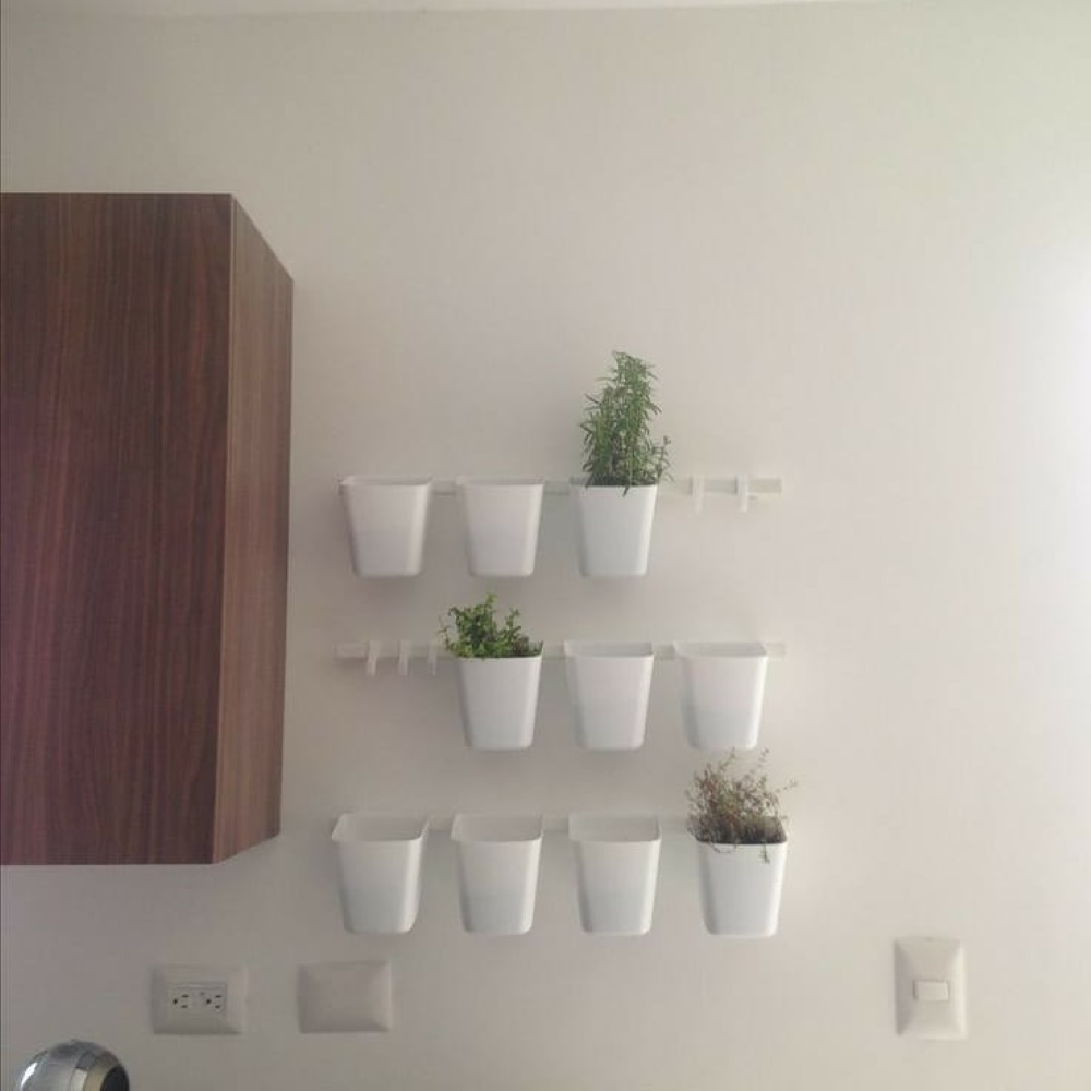 ikea sunnersta rail with 4 hooks and 2 containers